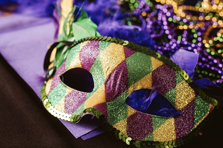 Mardi Gras mask at Waterside District